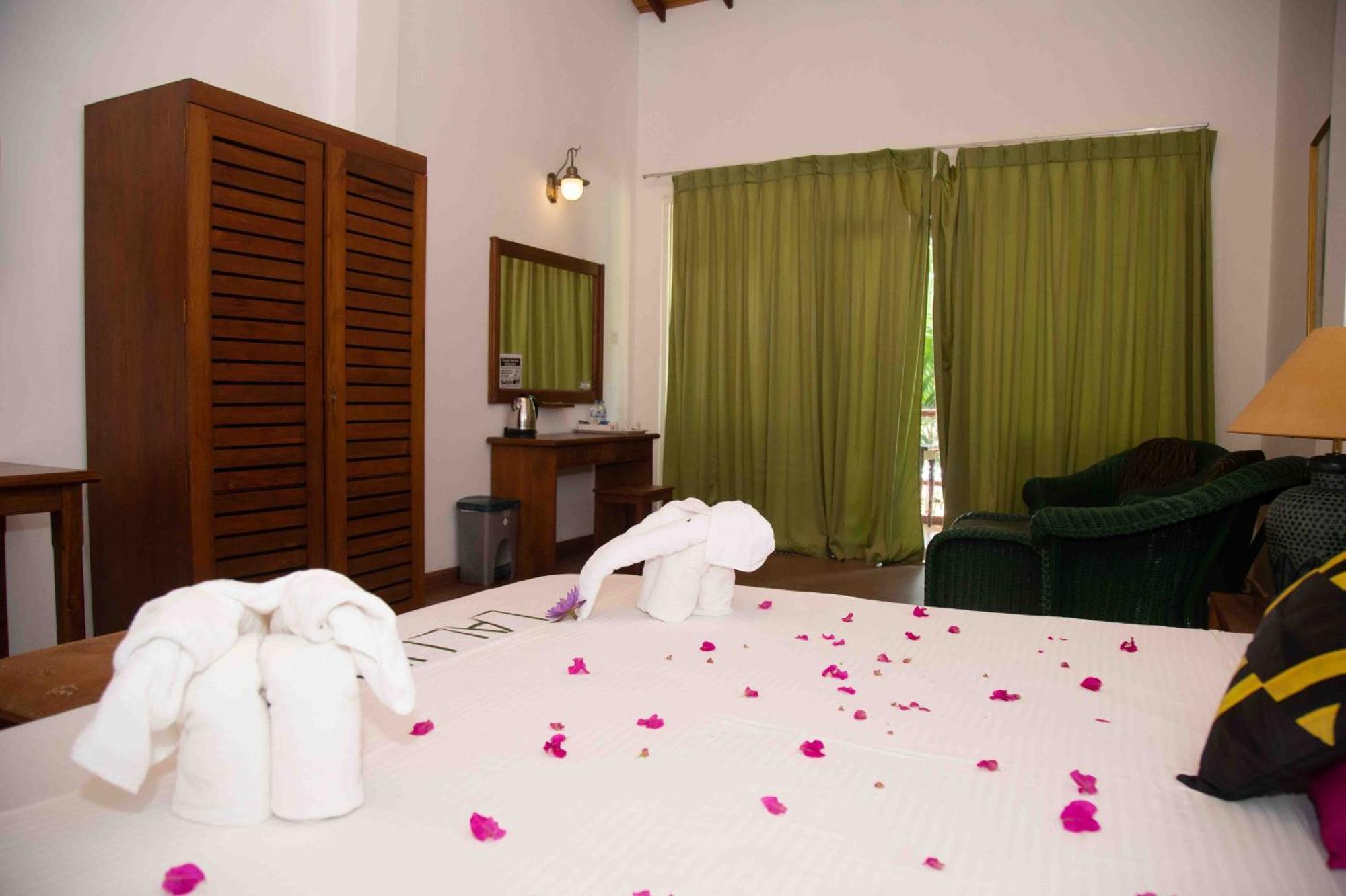 Laluna Ayurveda Resort Бентота Экстерьер фото